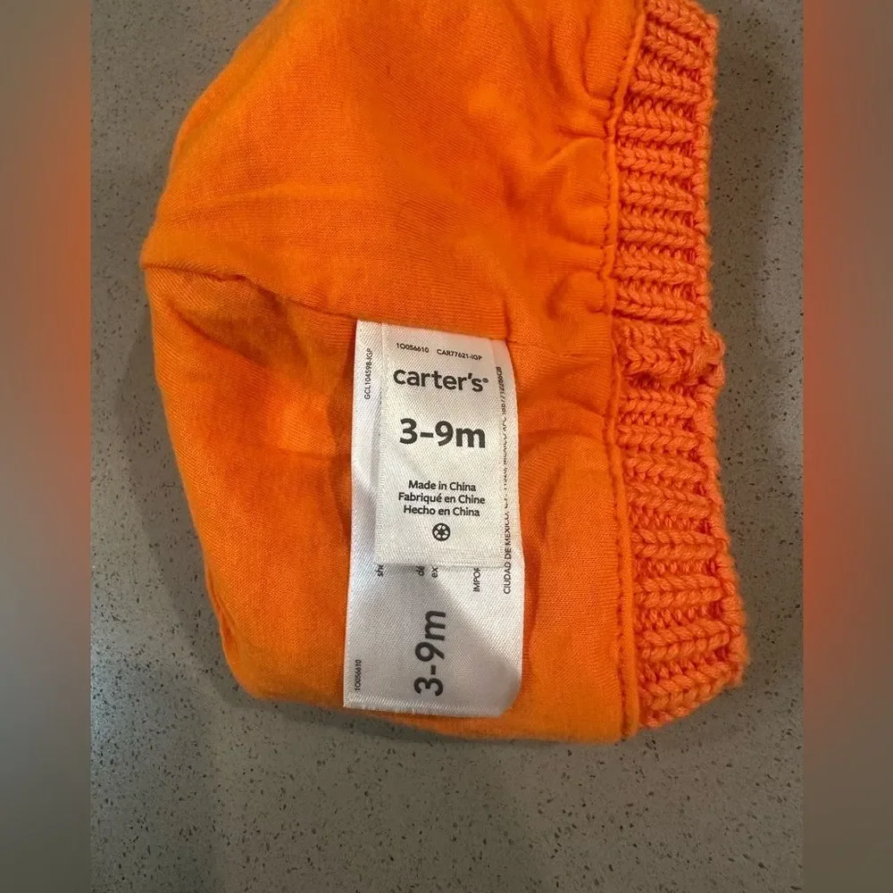 Carters Halloween pumpkin onesie with matching knitted pumpkin beanie/hat